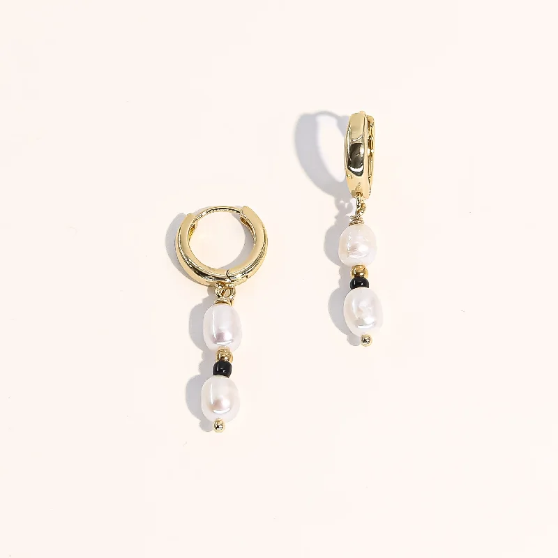 Large hoop earrings for a bold and statement-making fashion accessory-Makoto Freshwater Pearl Earrings