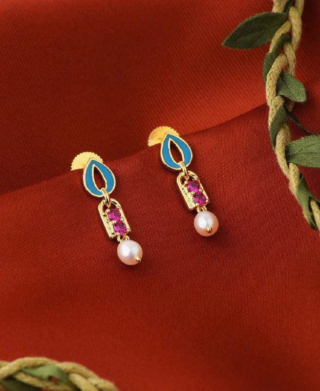 Best hoop earrings with vintage coins for a retro, antique-inspired style-Trendy White Hang Pearl Earring