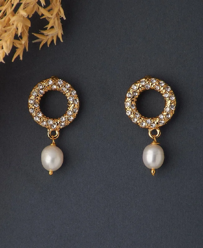 Best hoop earrings with vintage rhinestone embellishments for a retro-glam effect-Trendy White Pearl Hanging Earring