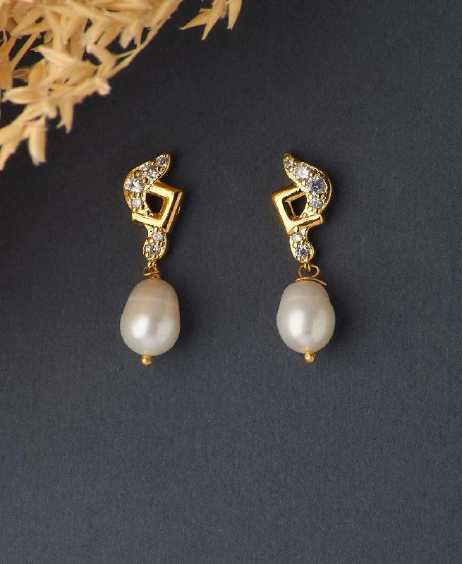 Best hoop earrings with matte finish for a sophisticated, understated design-Trendy White Pearl Hanging Earring