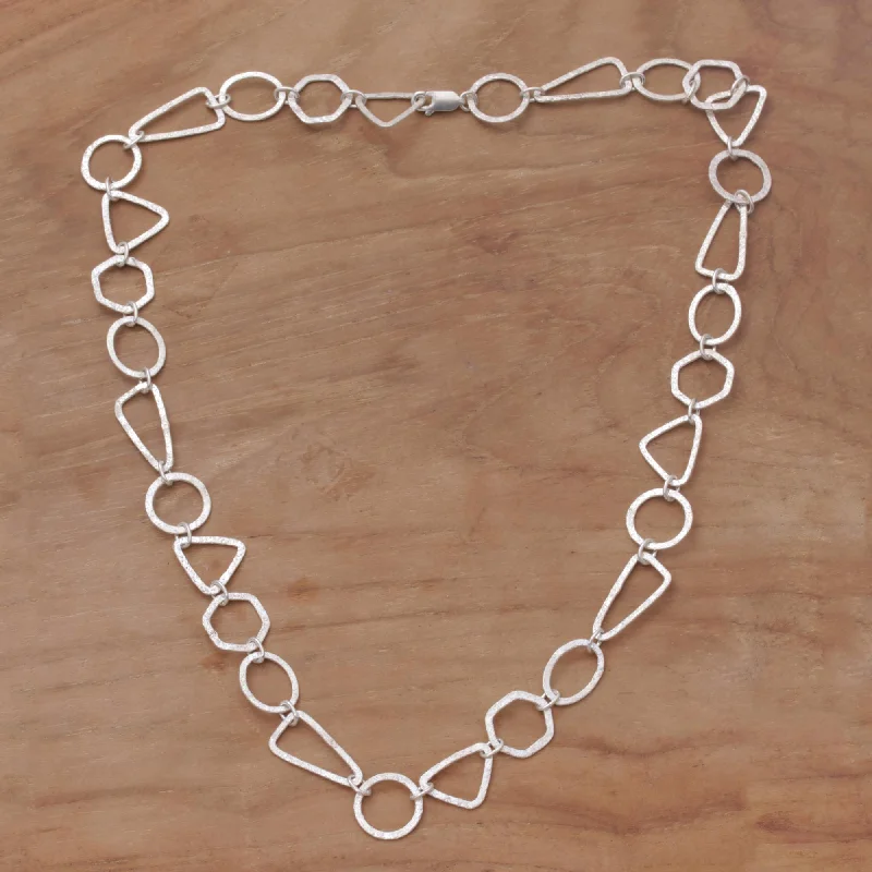 Best necklaces and pendants with rose gold for a warm and romantic appeal-Modern Simplicity Silver Link Necklace