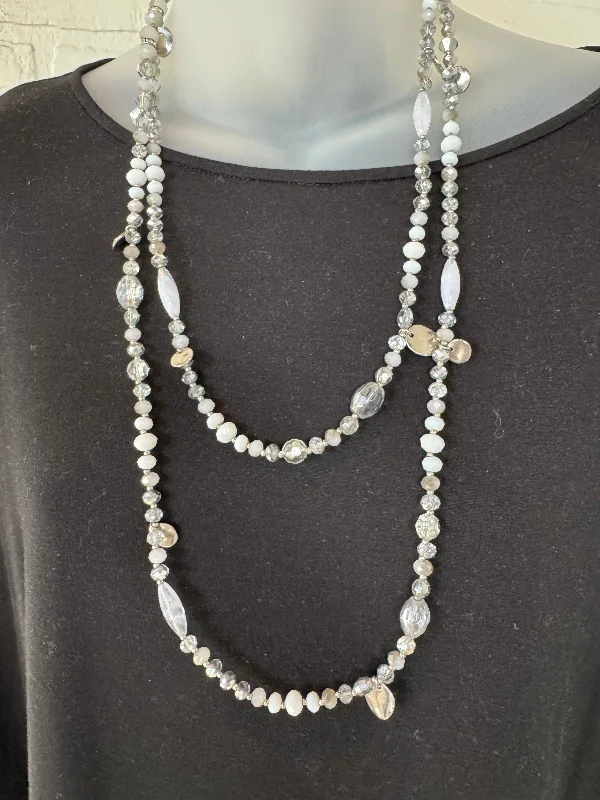 Stunning necklaces and pendants with aquamarine stones for a serene effect-Necklace Chain By White House Black Market