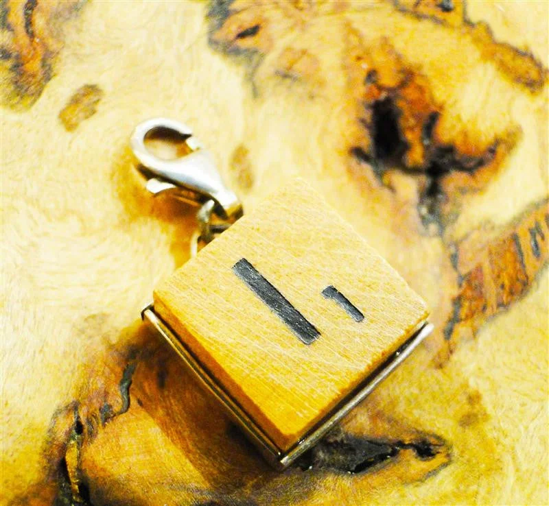 Necklaces and pendants with clear quartz for a pure and radiant look-Scrabble Charm "I"